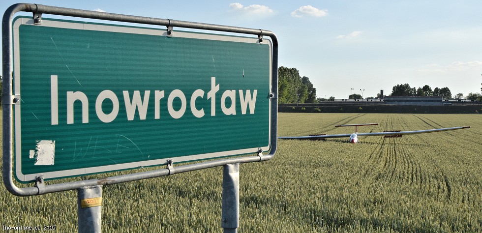 Inowrocław - Pilot szybowca awaryjnie l