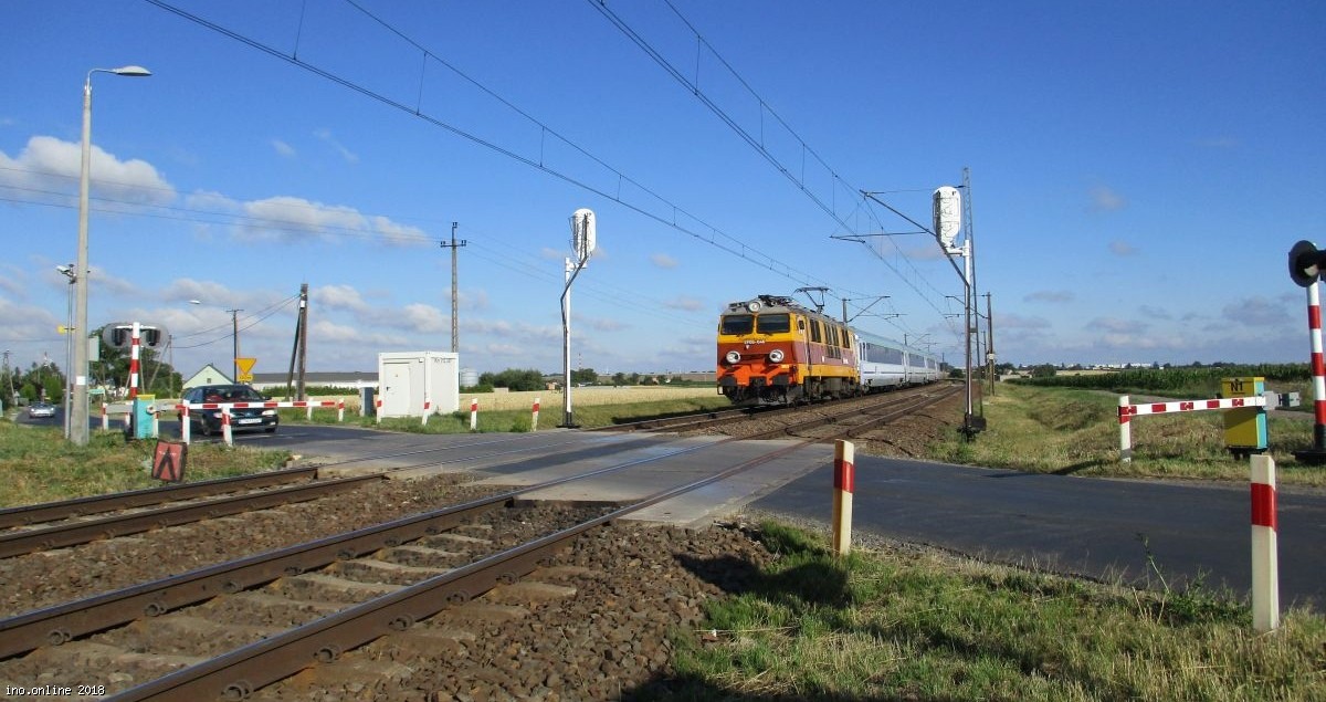Inowrocław - Policyjne kontrole na przejazdach kolejowych