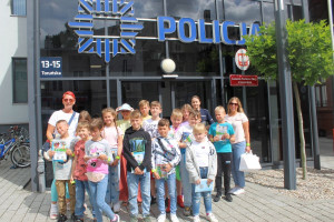 Wizyta janikowskich uczniów u policjantów - 2