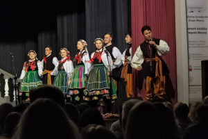 Młodzież z Budowlanki w Brazylii - Występ zespołu MAZURY (Copy)