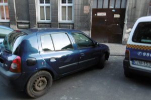 Nieprawidłowe parkowanie w Inowrocławiu - 79758134_556243215228322_6389265612354355200_o