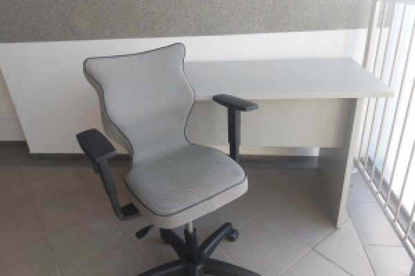 |Zestaw biurko Meblik i krzesło Entelo