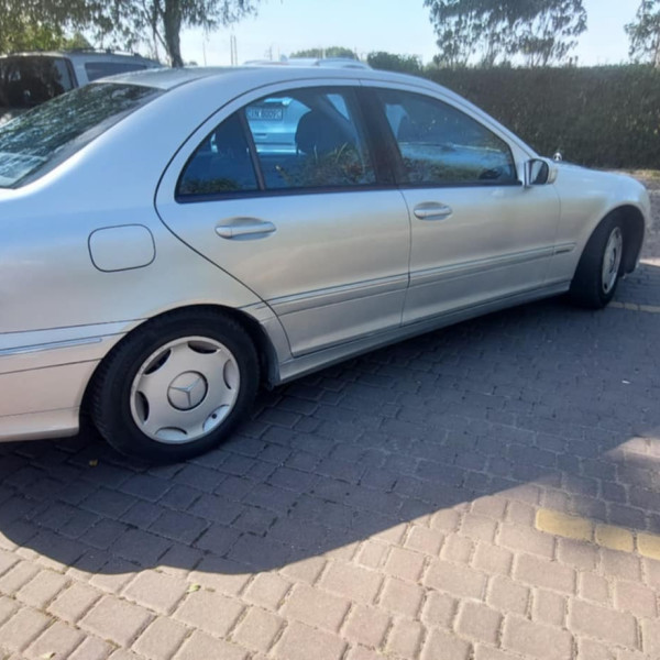 Sprzedam Mercedes BENZ c180 