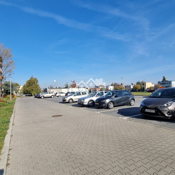 Rąbin / ul.Niepodległości ~ 50m2 z całkowitym umeblowaniem + parking ogrodzony w cenie !!! WOLNE OD ZARAZ !!!