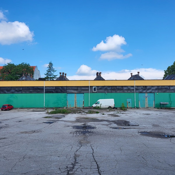 Do wynajęcia lub na sprzedaż plac z halą produkcyjną - magazynową