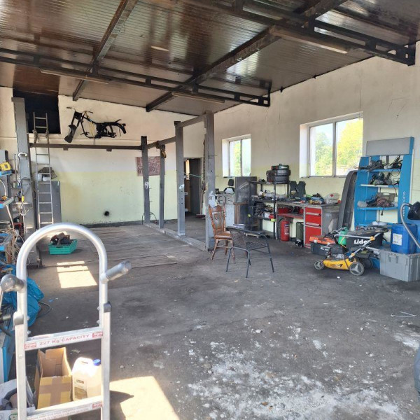 Budynek murowany ok. 170 m2 na działce 2559 m2 blisko Inowrocławia