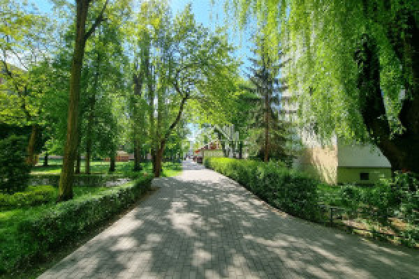 |Piastowskie * dwustronne 39m2 z balkonem i umeblowaniem na parterze!