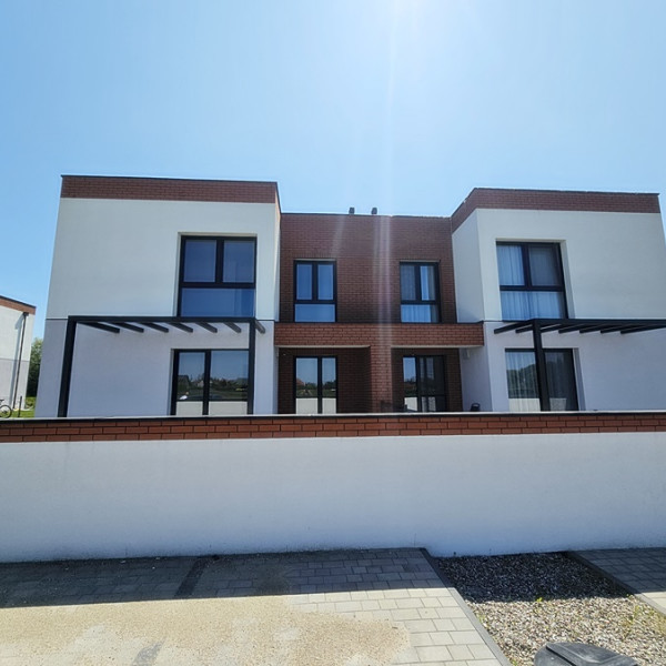 Dom dwukondygnacyjny, 103 m2, 4 pokoje, ogródek zewnętrzny z tarasem