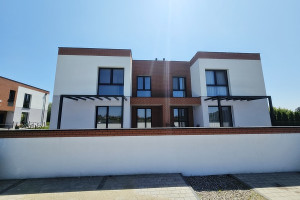 |Dom dwukondygnacyjny, 103 m2, 4 pokoje, ogródek zewnętrzny z tarasem