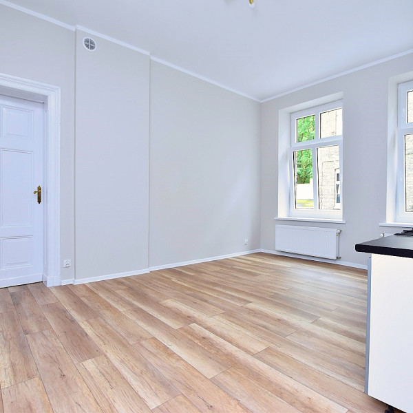 Bardzo ładne 2 pokojowe Mieszkanie 48m2 (pok. 21m2 i 20m2)-po remoncie wszystko, w  eleganckiej kamienicy w Inowrocławiu