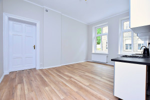 |Bardzo ładne 2 pokojowe Mieszkanie 48m2 (pok. 21m2 i 20m2)-po remoncie wszystko, w  eleganckiej kamienicy w Inowrocławiu