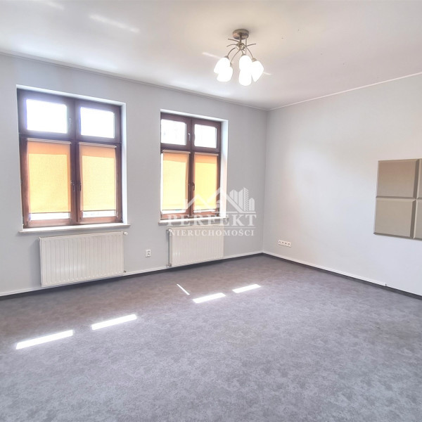 Do wynajęcia lokal ok.41m2 na Kancelarię, biuro, usługi w CENTRUM ! 