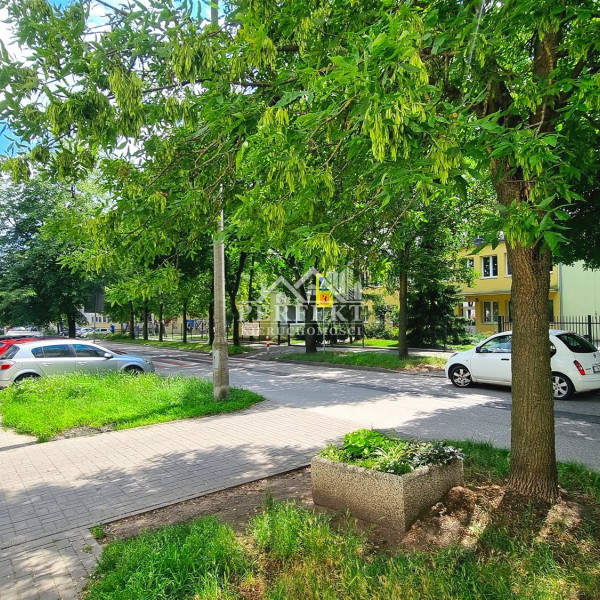 Piastowskie * piękne 36m2 na PARTERZE po remoncie z całym umeblowaniem blisko Parku !