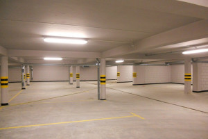 |SOLNO - do wynajęcia miejsce postojowe w hali garażowej na ul.Jesionowej !