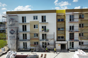 |2 pokoje, 1 piętro, nowy blok z windą