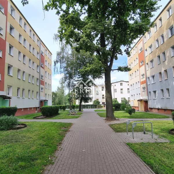 Oś. Piastowskie * okazyjnie 39m2 * 2 pokoje * balkon * wolne od zaraz * KLUCZE w BIURZE !
