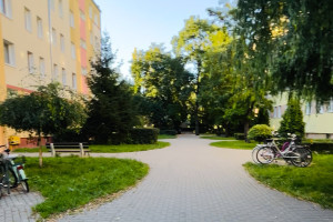 |Ładna "kawalerka" do wynajęcia na os. Piastowskim - ul. Łokietka 45