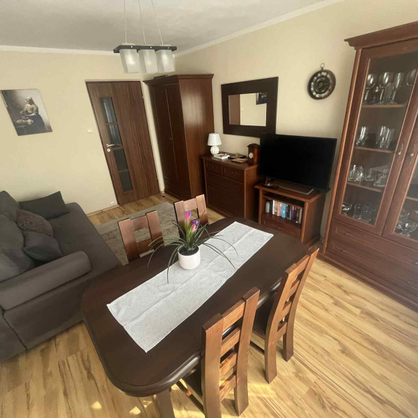 Sprzedam mieszkanie 2 pokojowe ( 4 piętro) na ulicy Długiej