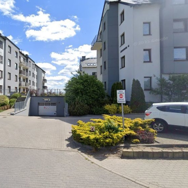 SOLNO - do wynajęcia miejsce postojowe w hali garażowej pod blokiem na ul.Jesionowej !