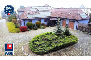 |* Na sprzedaż Willa o charakterze rezydencjalnym *  Parterowy dom z użytkowym poddaszem * Spokojna okolica * Kontakt z naturą *