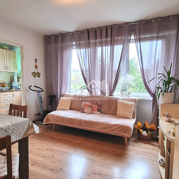 Oś. Piastowskie * wygodne i przytulne 2-pokojowe mieszkanie do zamieszkania ! Idealne na start dla Młodych lub gotowa inwestycja pod wynajem !