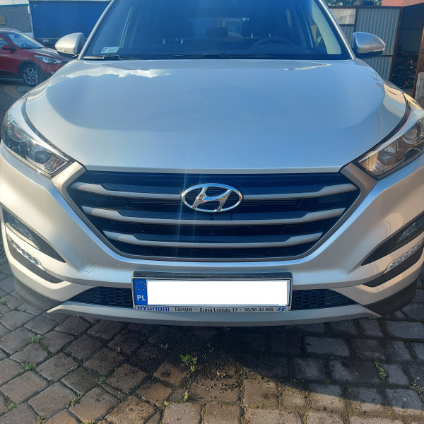 samochód osobowy TUCSON 1,6  stan idealny