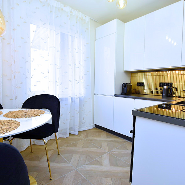 NOWA niższa cena! Apartament 3 pok. PO REMONCIE-WSZYSTKO NOWE ŁĄCZNIE Z MEBLAMI2 PIĘTRO-TEREN ZAMKNIĘTY