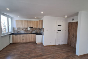 |Na sprzedaż przytulna kawalerka 26m2 po remoncie os. Piastowskie