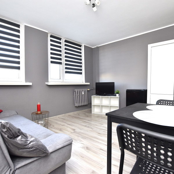 Do wynajęcia ładna  Kawalerka w Inowrocławiu oś. Piastowskie-niski czynsz