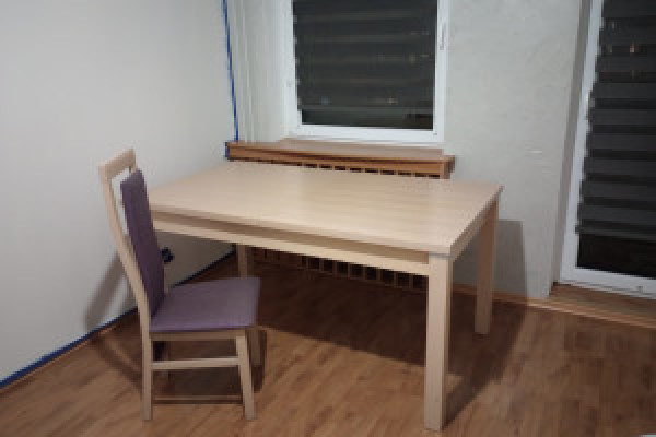 |Stół plus sześć krzeseł 