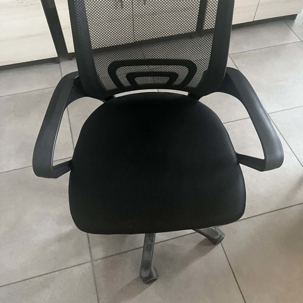 Sprzedam krzesła biurowe