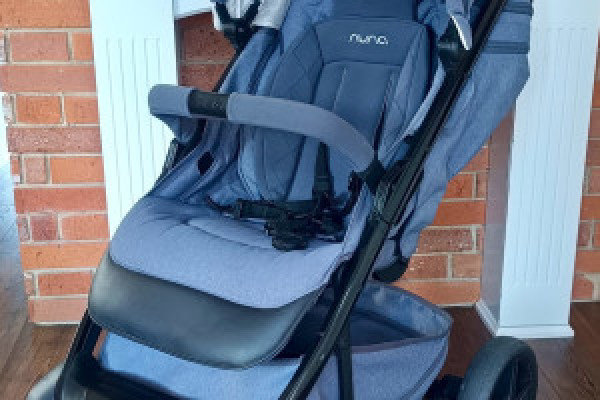 |Wózek spacerowy Nuna Tavo bardzo dobry stan, komplet!