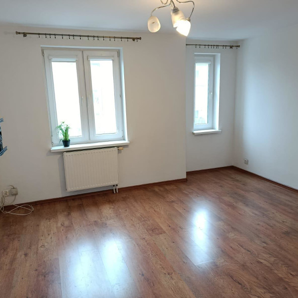 Mieszkanie ok. 70m2 PIERWSZE piętro - w centrum INOWROCŁAWIA