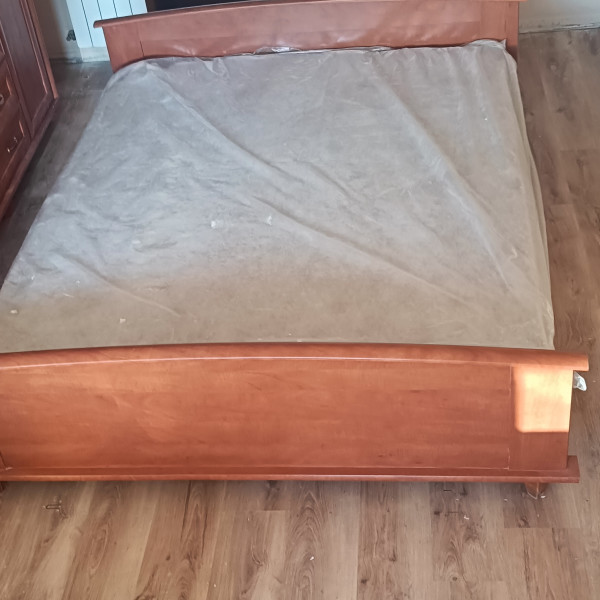 Łóżko sypialniane 