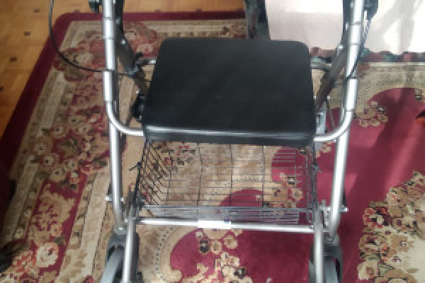 |Sprzedam chodzik dla seniora