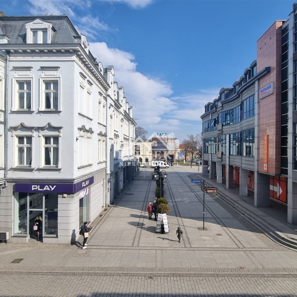 Lokal użytkowy z widokiem na TEATR i pasaż handlowy ~ 76m2 ~ 2 piętro ~ DEPTAK ~ ul.Królowej Jadwigi ~ Klucze w Biurze!
