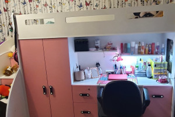 |Zastaw mebli dla dziewczynki z łóżkiem ugóry 