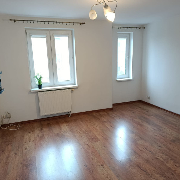 Mieszkanie ok. 70m2 PIERWSZE piętro - w centrum INOWROCŁAWIA