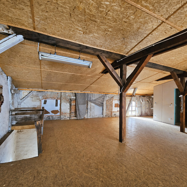 WYNAJEM - duży lokal do wykończenia przy Rynku