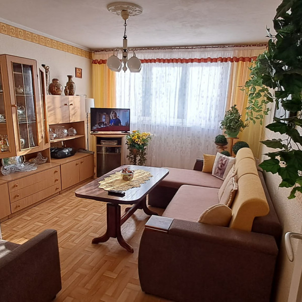 Mieszkanie 2 pokoje, wysoki parter, os. Piastowskie – 228 000 zł