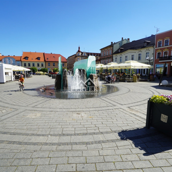 Na sprzedaż Lokal handlowy 110,8m2  na parterze w eleganckiej kamienicy z Najemcą!