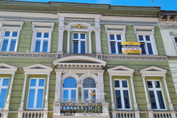 |PRESTIŻOWY LOKAL W SERCU INOWROCŁAWSKIEJ STARÓWKI ✨ 📍 Główny Deptak ul. Królowej Jadwigi | Widok na Teatr i pasaż handlowy