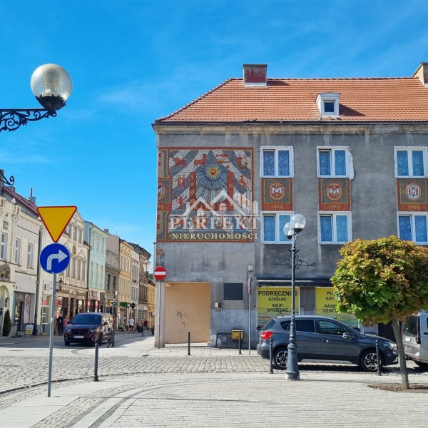 Unikalna kamienica na Rynku z zegarem słonecznym w samym sercu Inowrocławia !