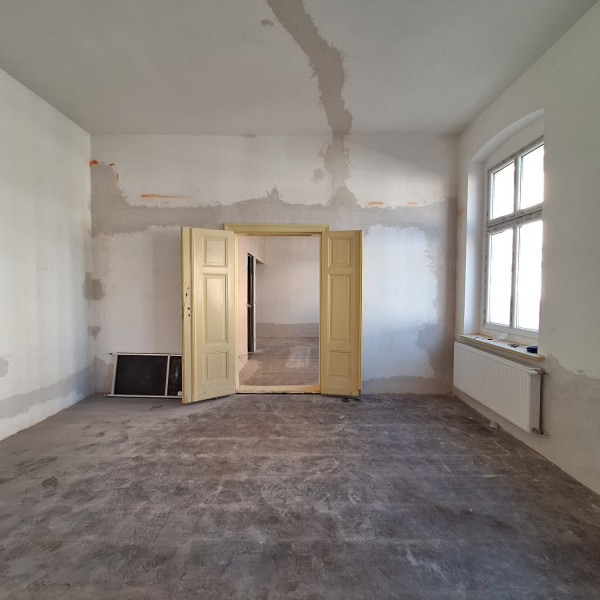 Sprzedam mieszkanie 51 m2 w kamienicy w centrum Inowrocławia - idealne na biuro, gabinet, kancelarię