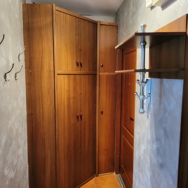 Mieszkanie w bloku z cegły na wynajem  w pełni wyposażone Mieszkanie z balkonem na 2 piętrze w bloku z cegły.