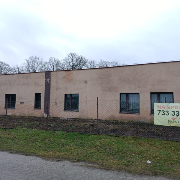 Sprzedam trzy budynki murowane ok. 520 m2 na działce 4000 m2 ok. 10 km od INOWROCŁAWIA