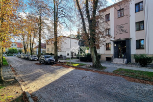 |Na sprzedaż wyjątkowe, bezczynszowe mieszkanie w willi przy Parku Solankowym + garaż murowany !