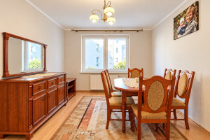 |Duży metraż, 3 pokoje, 1 piętro i balkon! Blok z 2002 r. - S A D Y
