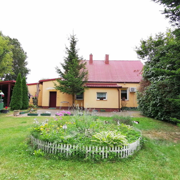 Urokliwy dom z pięknym ogrodem blisko Inowrocławia