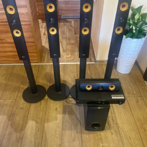 Kino domowe LG LHB755